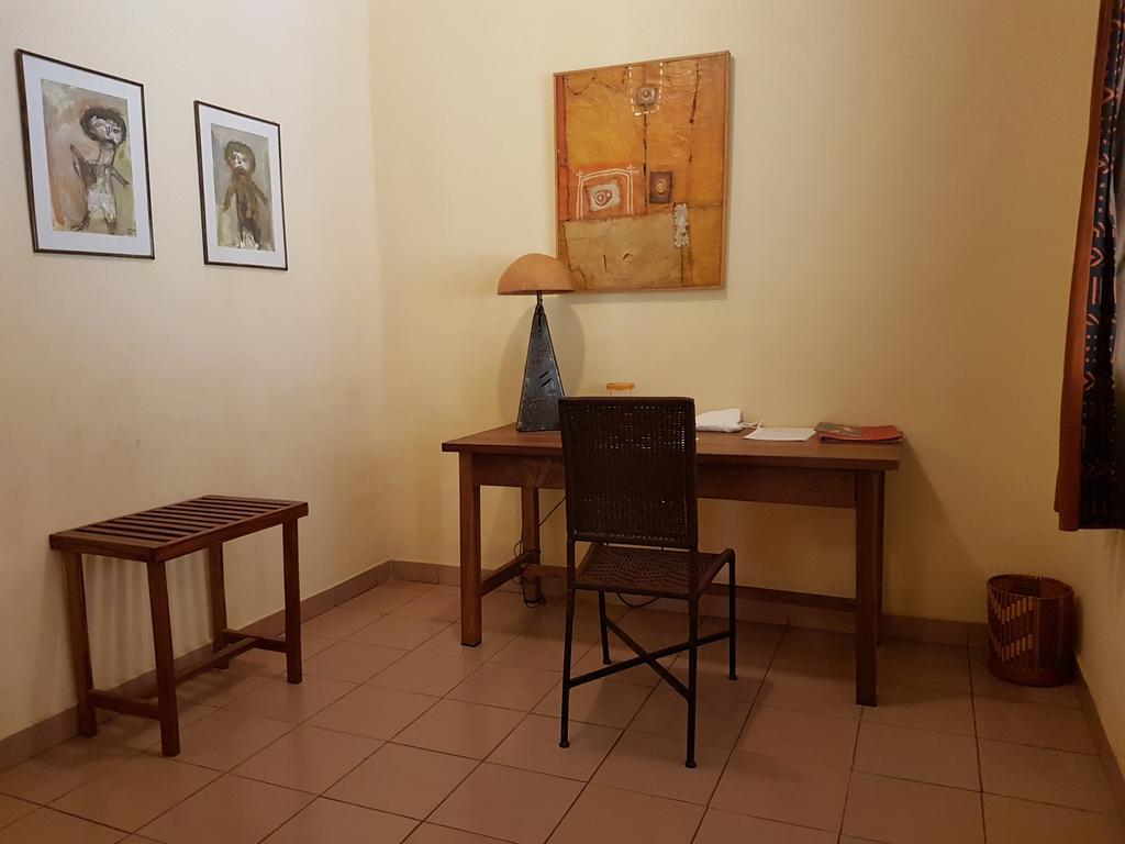 Villa Yiri Suma Уагадугу Екстериор снимка